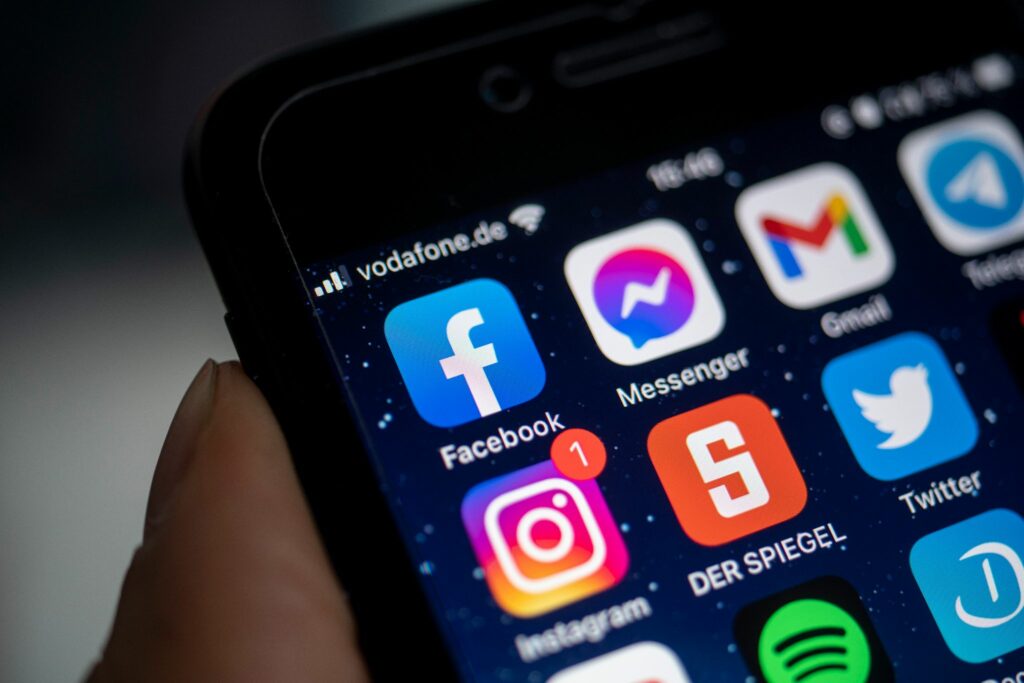 Instagram und Facebook lassen Like-Zahlen ausblenden Instagram und Facebook lassen Like-Zahlen ausblenden