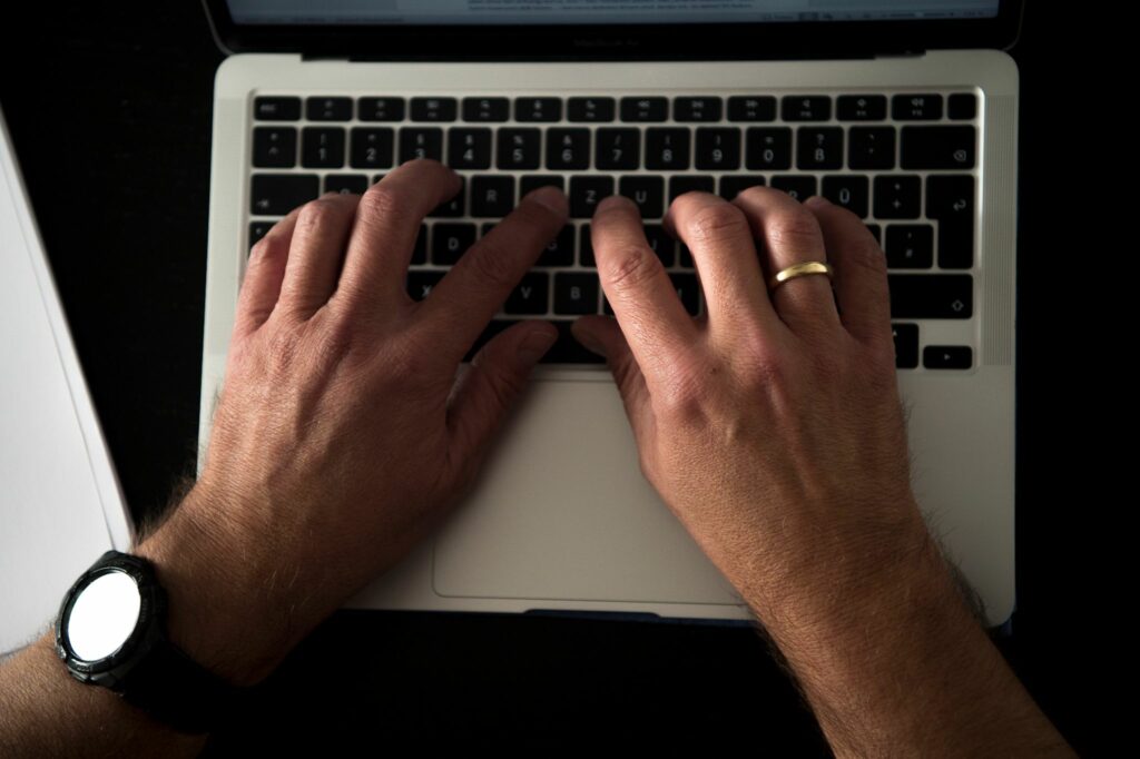 Bundesweiter Aktionstag gegen Hassbotschaften im Internet Bundesweiter Aktionstag gegen Hassbotschaften im Internet