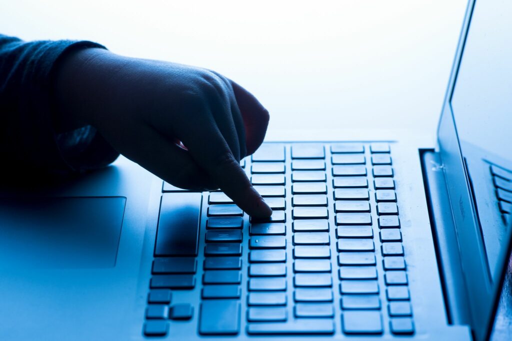 Umfrage: Jeder siebte Jugendliche Opfer von Cybermobbing