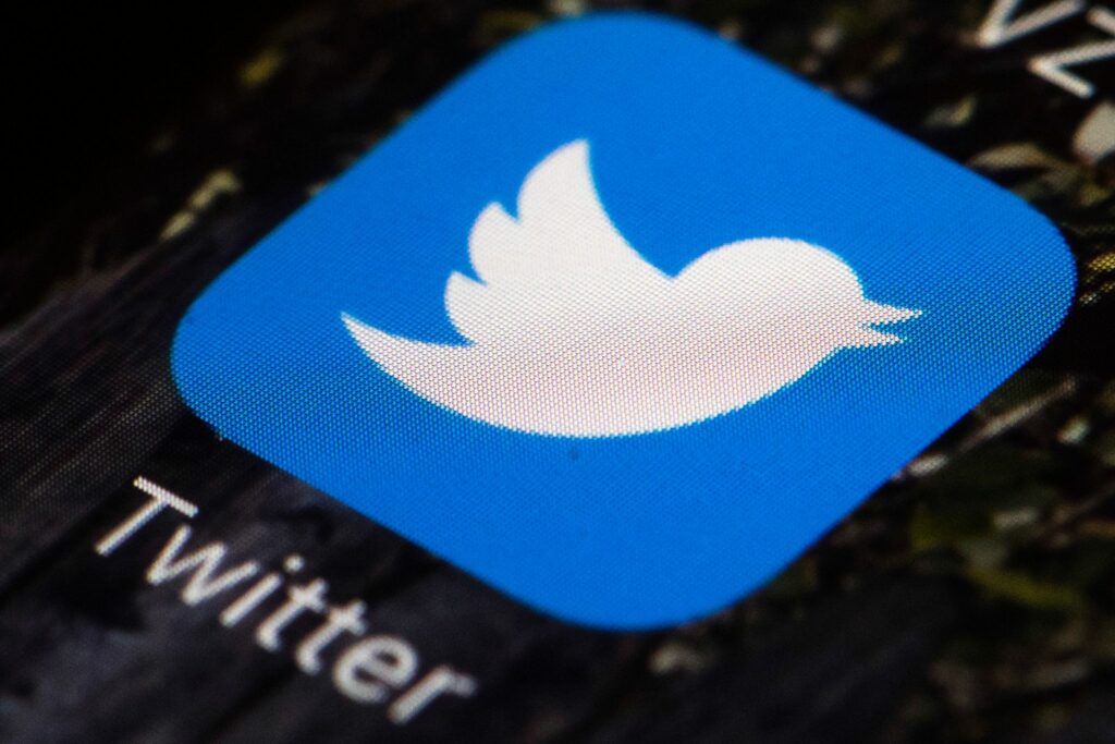 Twitter stimmt Übernahme durch Tesla-Milliardär Elon Musk zu Twitter stimmt Übernahme durch Tesla-Milliardär Elon Musk zu