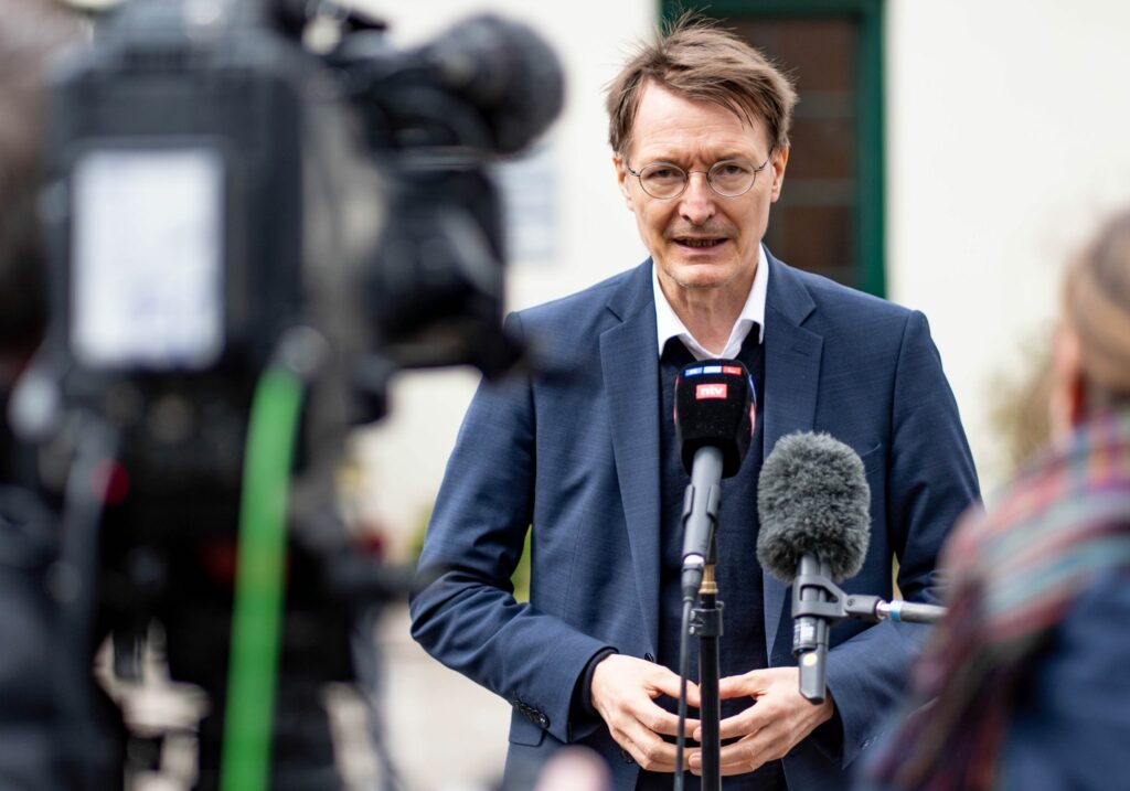 Lauterbach will Schub für digitale Gesundheitsanwendungen