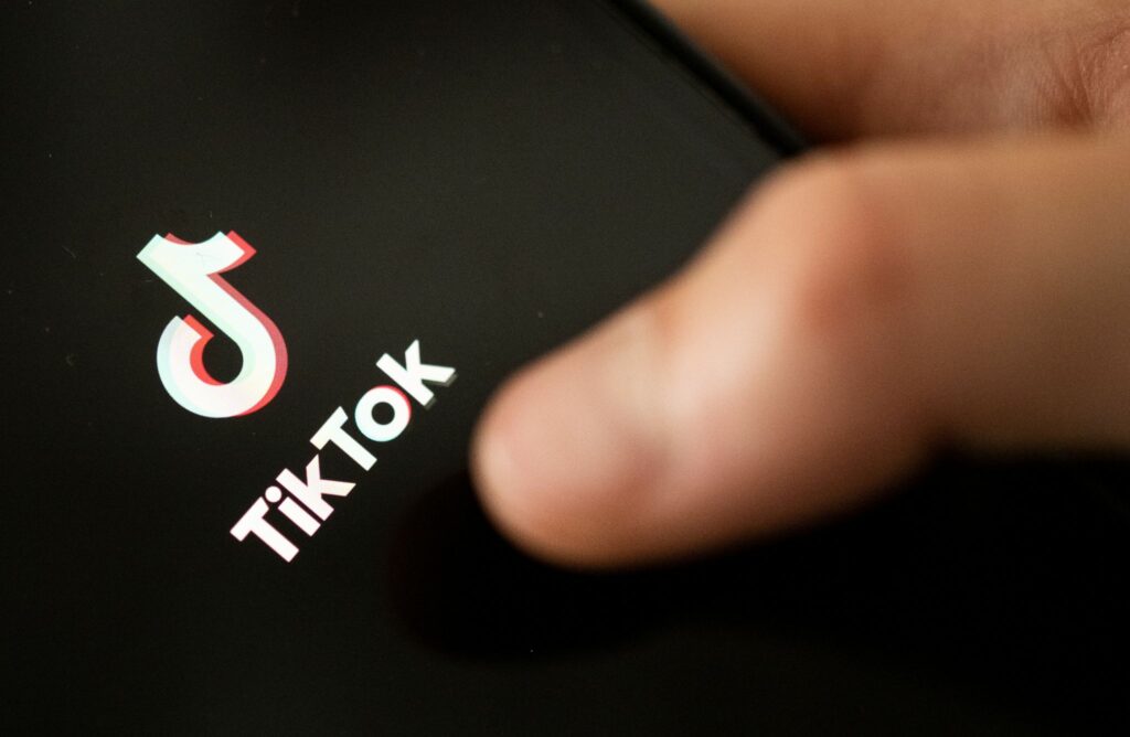 TikTok schließt bei Jugendlichen rasant zu US-Diensten auf