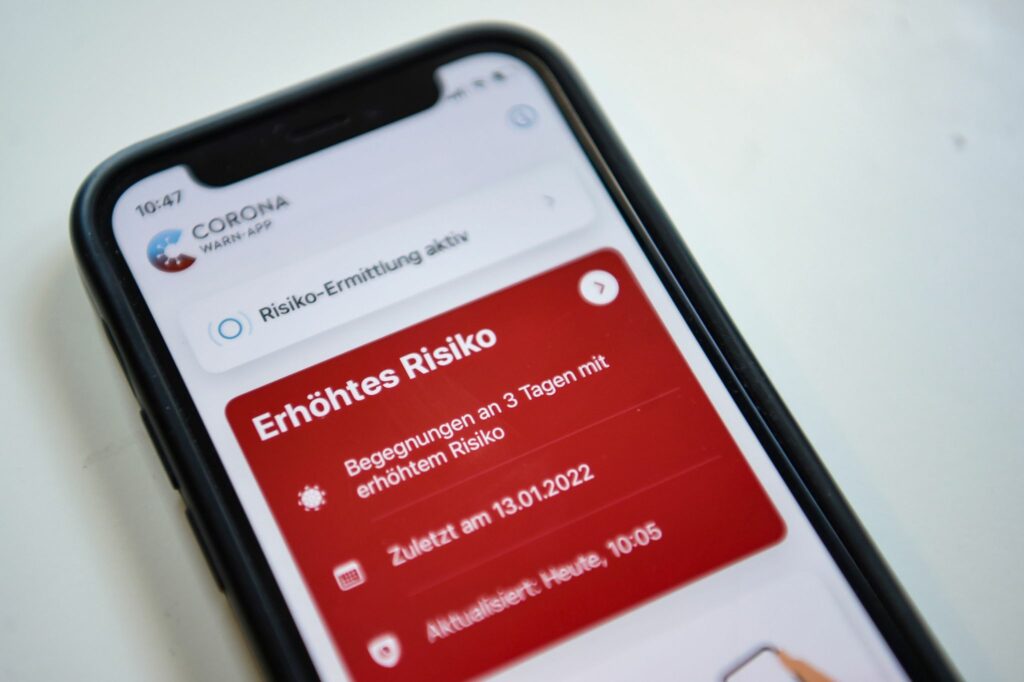 Amtsärzte: Ende der Warnfunktion bei App gerechtfertigt Amtsärzte: Ende der Warnfunktion bei App gerechtfertigt