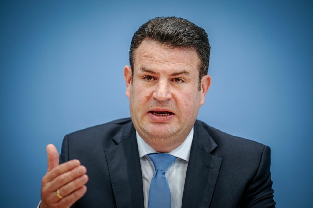 Heil: Spätestens 2035 kein Arbeitsplatz mehr ohne KI Heil: Spätestens 2035 kein Arbeitsplatz mehr ohne KI