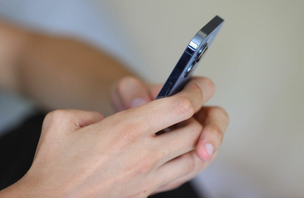 Rund jeder sechste Jugendliche von Cybermobbing betroffen Rund jeder sechste Jugendliche von Cybermobbing betroffen