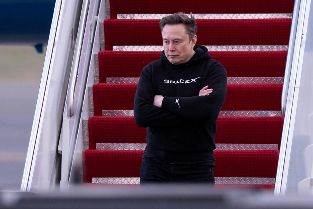 Musk hinterlegte fast 236 Millionen Tesla-Aktien für Kredite Musk hinterlegte fast 236 Millionen Tesla-Aktien für Kredite